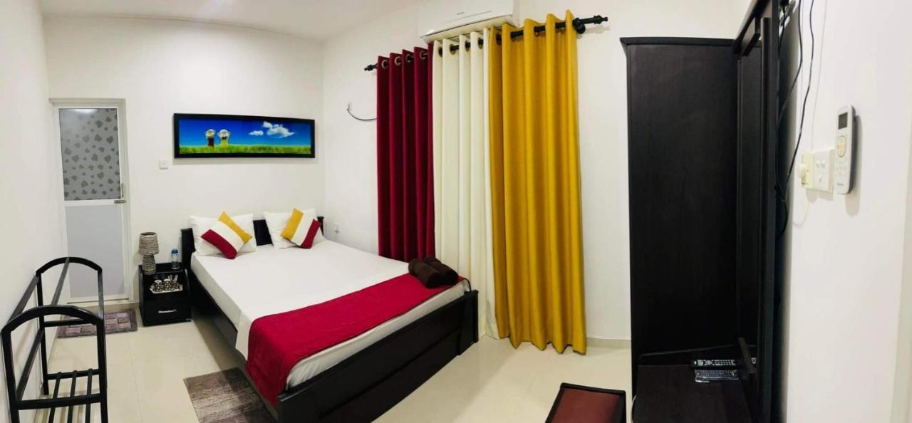 Funwhales Rest House Negombo Eksteriør bilde