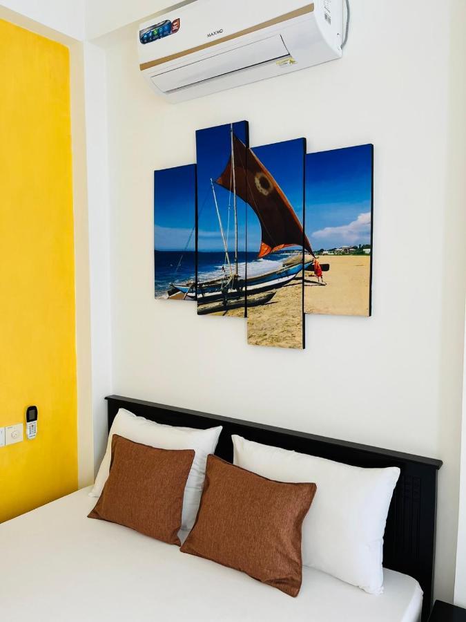 Funwhales Rest House Negombo Eksteriør bilde